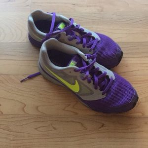 Excellent condition Nike sneakers size 7